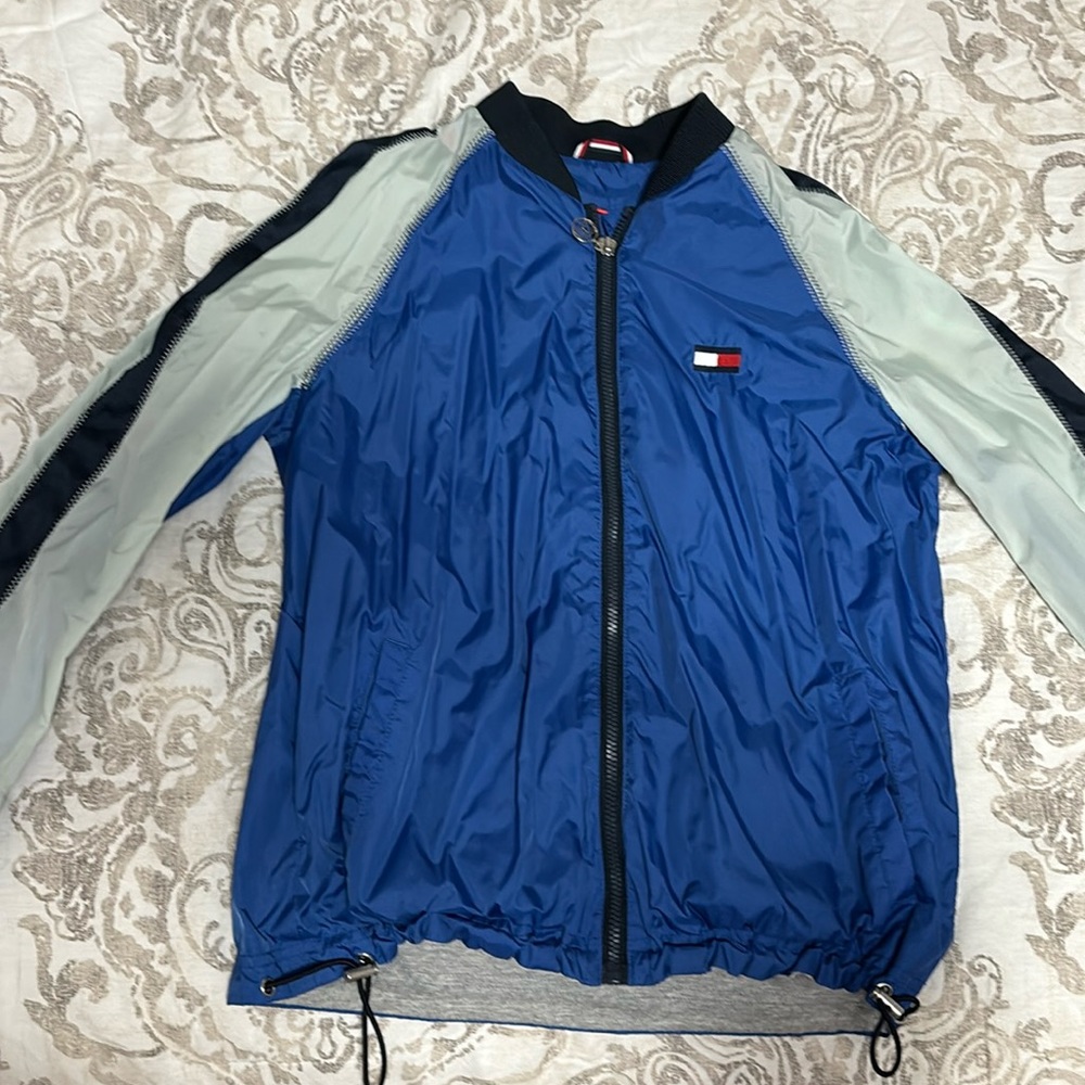Tommy Hilfiger Blue Windbreaker| Size Small| W Adjustable straps| 💙